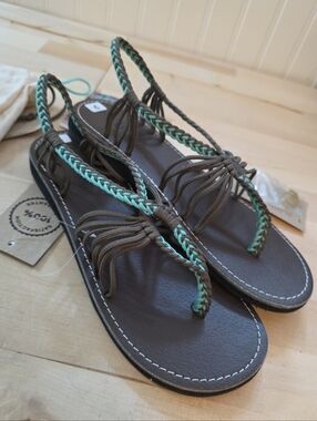 Plaka Hand-Woven Seashell Sandals Sz 9 Teal Brown NEW w/ Toe Ring + Storage Bag